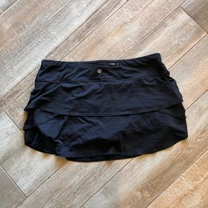 Athleta XL Ruffled Layered Golf Tennis Skirt Skort 4" Shorts Black